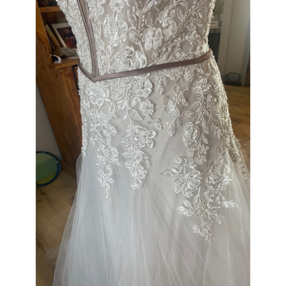 Morilee Madeline Gardner NWT Floral Tulle Wedding Dress V-Neck Cathedral Train 4 - Picture 4 of 16